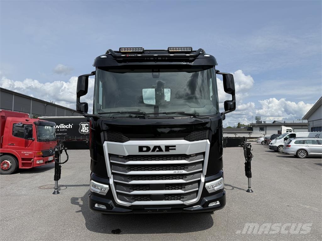 DAF XF 530 FAW 8X4 Smagās mašīnas ar celtni