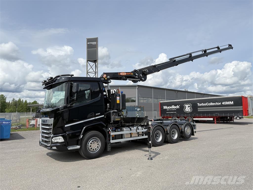 DAF XF 530 FAW 8X4 Smagās mašīnas ar celtni