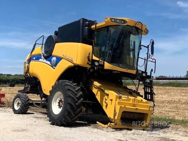 New Holland CX 5090 Ražas novākšanas kombaini