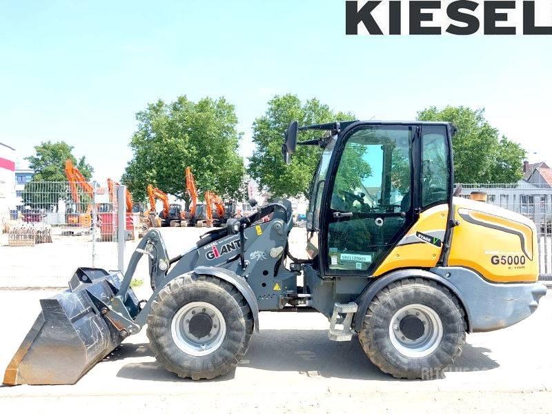 Giant G 5000 X-Tra Lietoti riteņu kompaktiekrāvēji