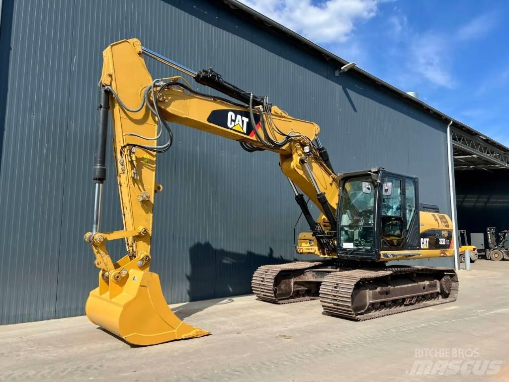CAT 323D LN VA Kāpurķēžu ekskavatori