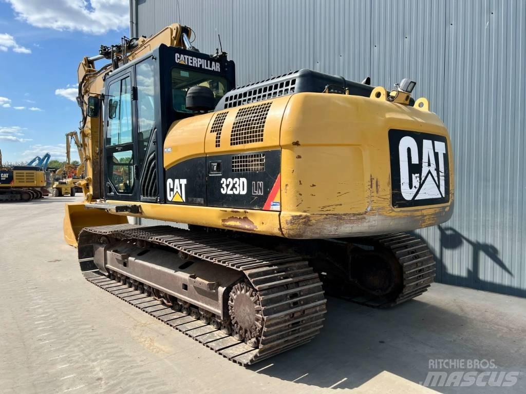 CAT 323D LN VA Kāpurķēžu ekskavatori