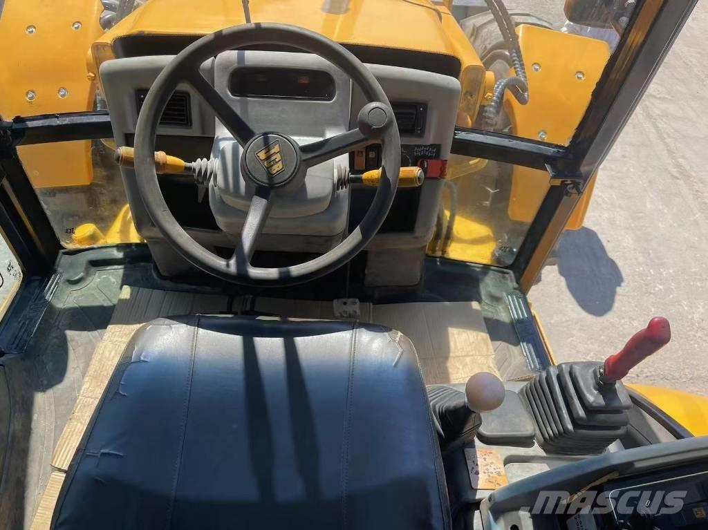 JCB 4 CX Ekskavatori-iekrāvēji