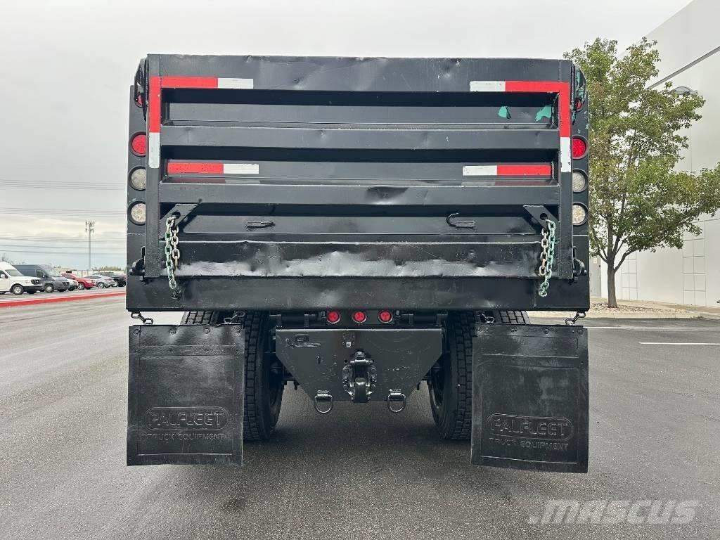Peterbilt 337 Pašizgāzējs
