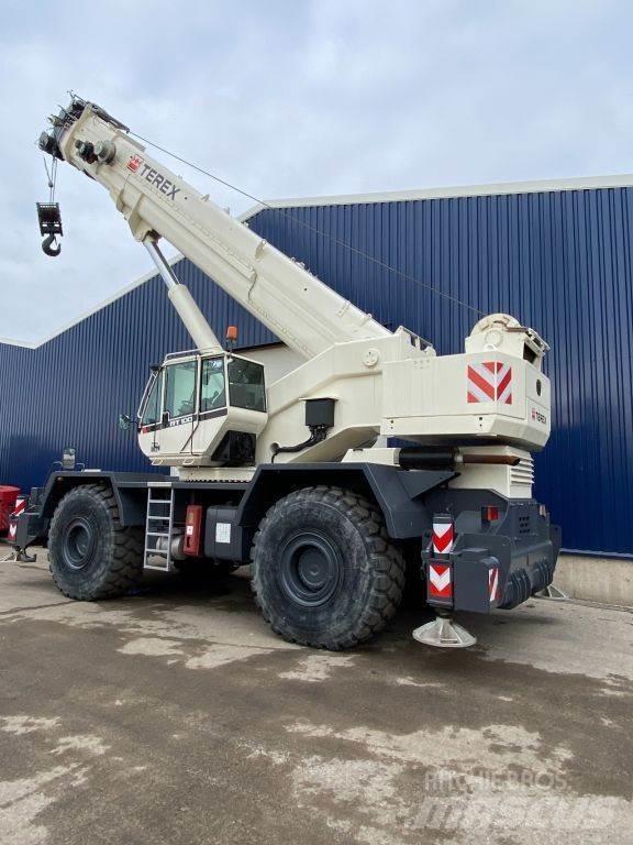 Terex RT 100 Celtņi nelīdzenām virsmām