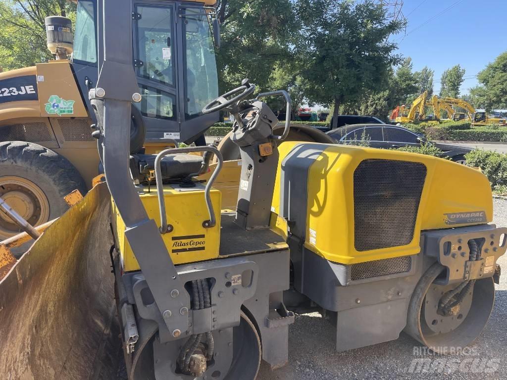 Dynapac CC 1250 Divvalču grunts veltņi