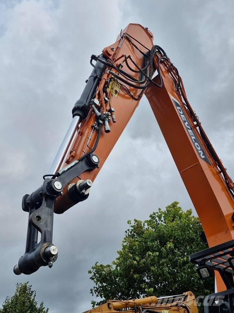 Develon DX 140 LCR-7 Kāpurķēžu ekskavatori