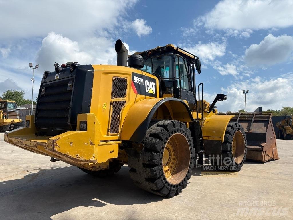 CAT 966 M Iekrāvēji uz riteņiem