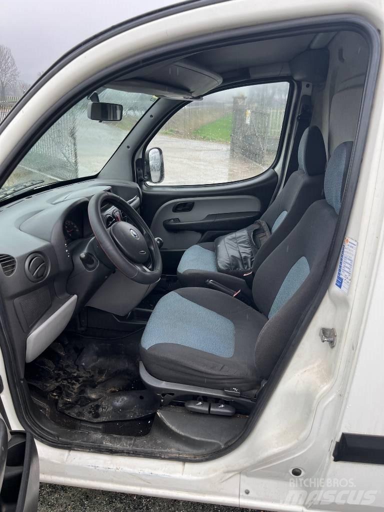 Fiat Doblo Cargo Preču pārvadāšanas furgoni