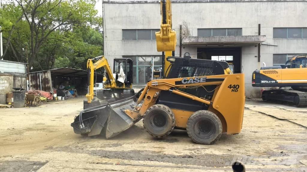 CASE 440 Lietoti riteņu kompaktiekrāvēji