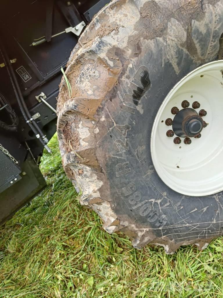 New Holland CX6.80 Ražas novākšanas kombaini