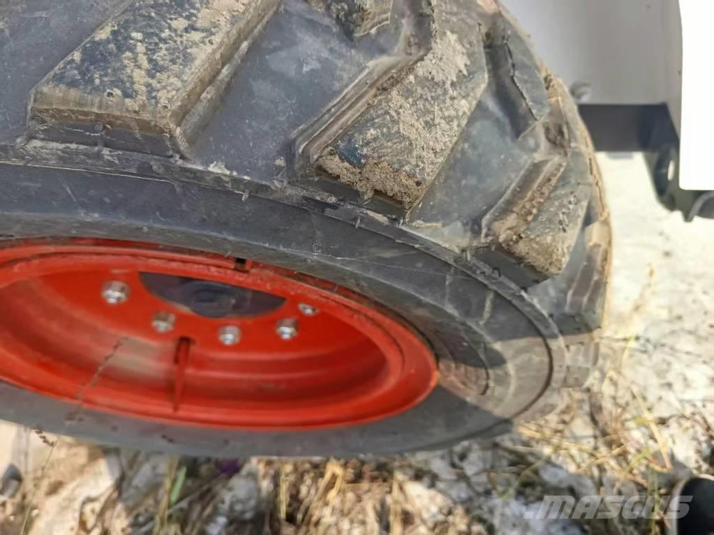 Bobcat S 18 Lietoti riteņu kompaktiekrāvēji
