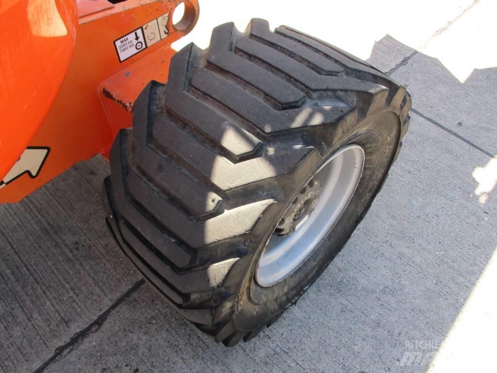 JLG 450AJ (901) Kompakts pacēlājs ar rotējošu strēli