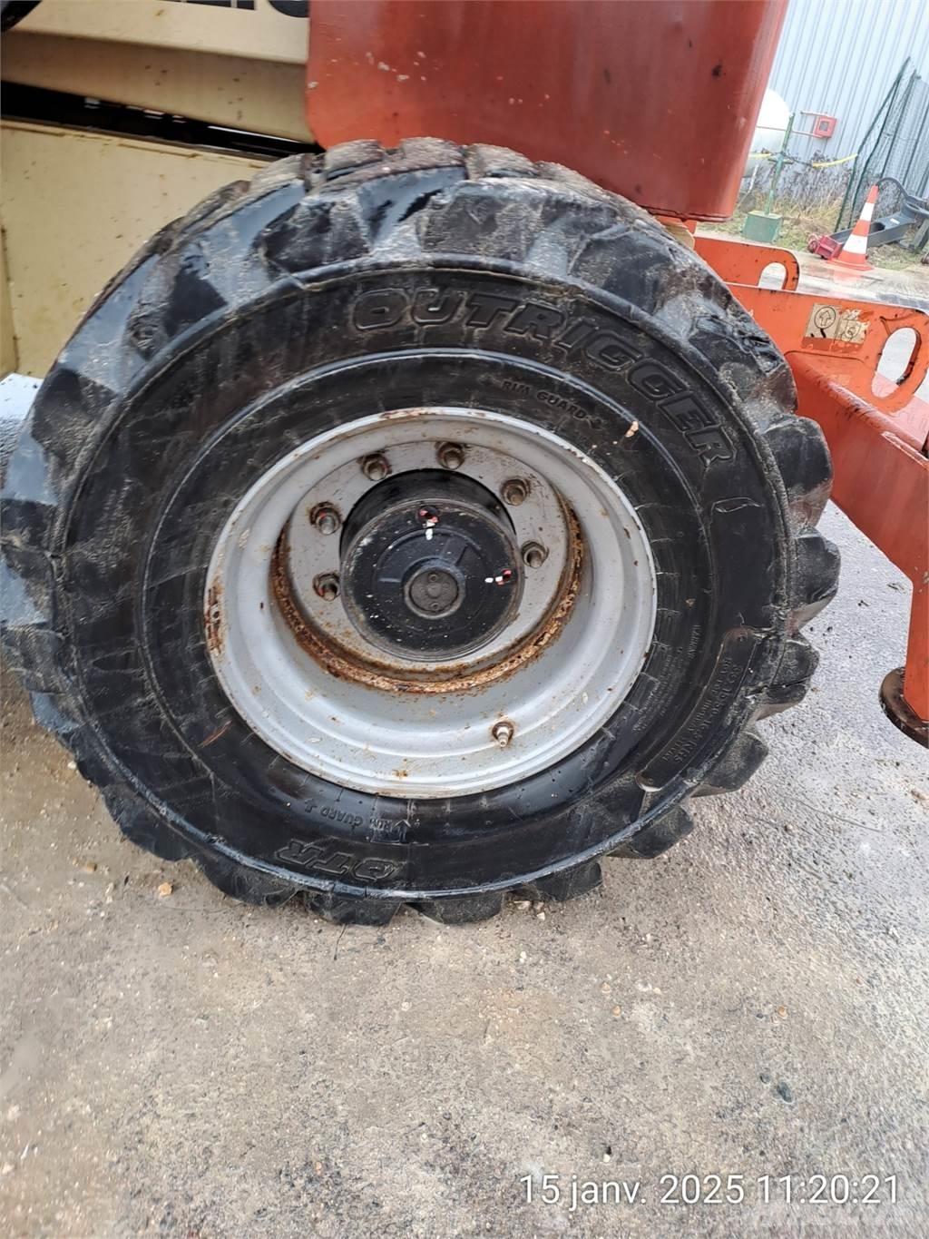 JLG 3394RT Šķerveida pacēlāji