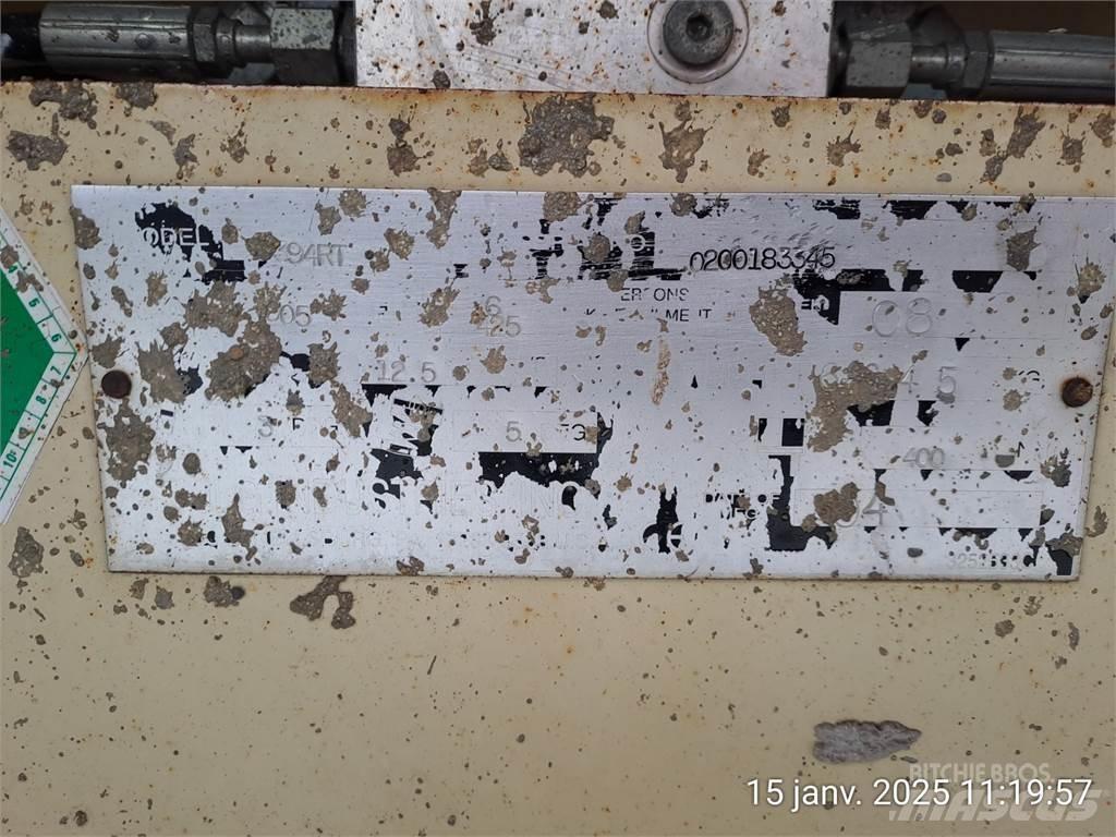 JLG 3394RT Šķerveida pacēlāji