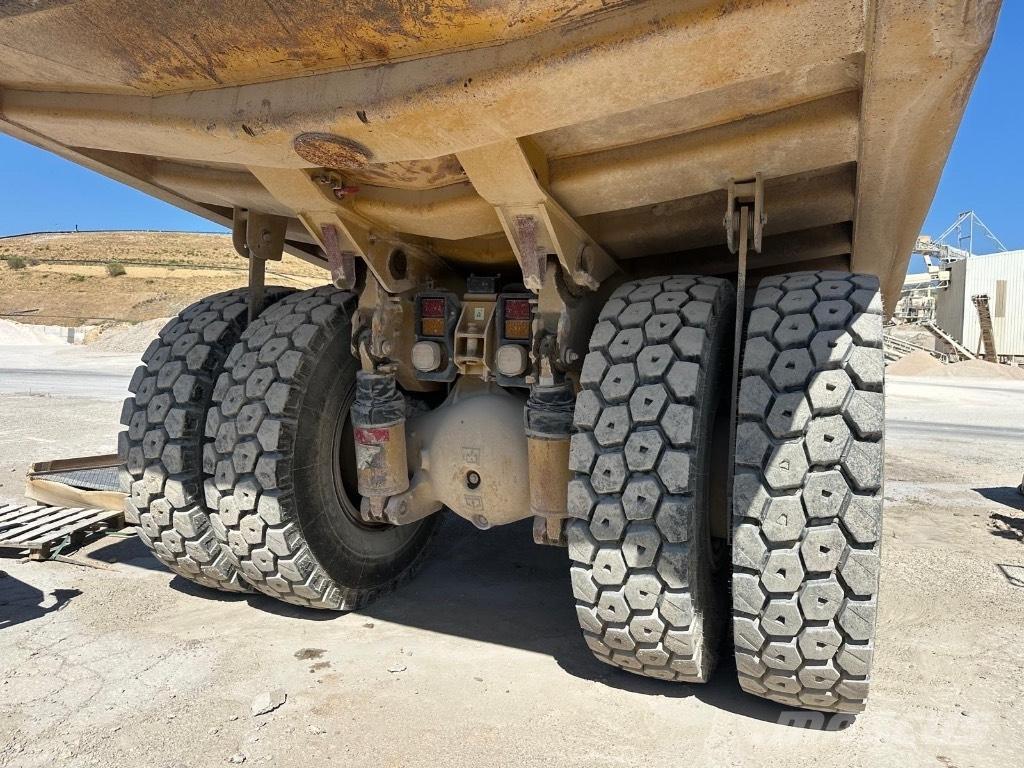 CAT 769D Karjeras kravas automašīnas
