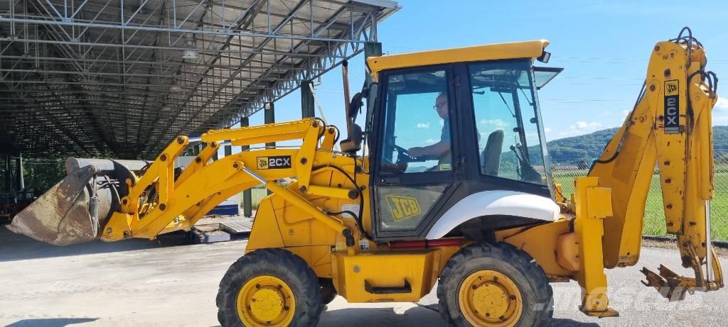 JCB 2CX Ekskavatori-iekrāvēji
