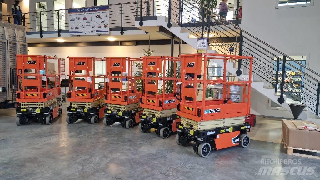 JLG ES 1330 L Šķerveida pacēlāji