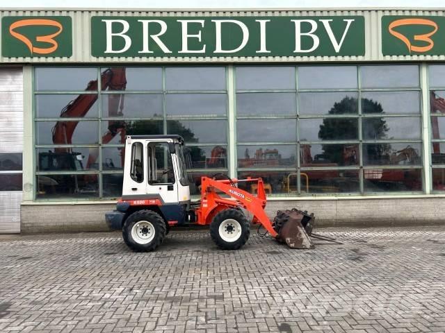 Kubota R 520 Iekrāvēji uz riteņiem