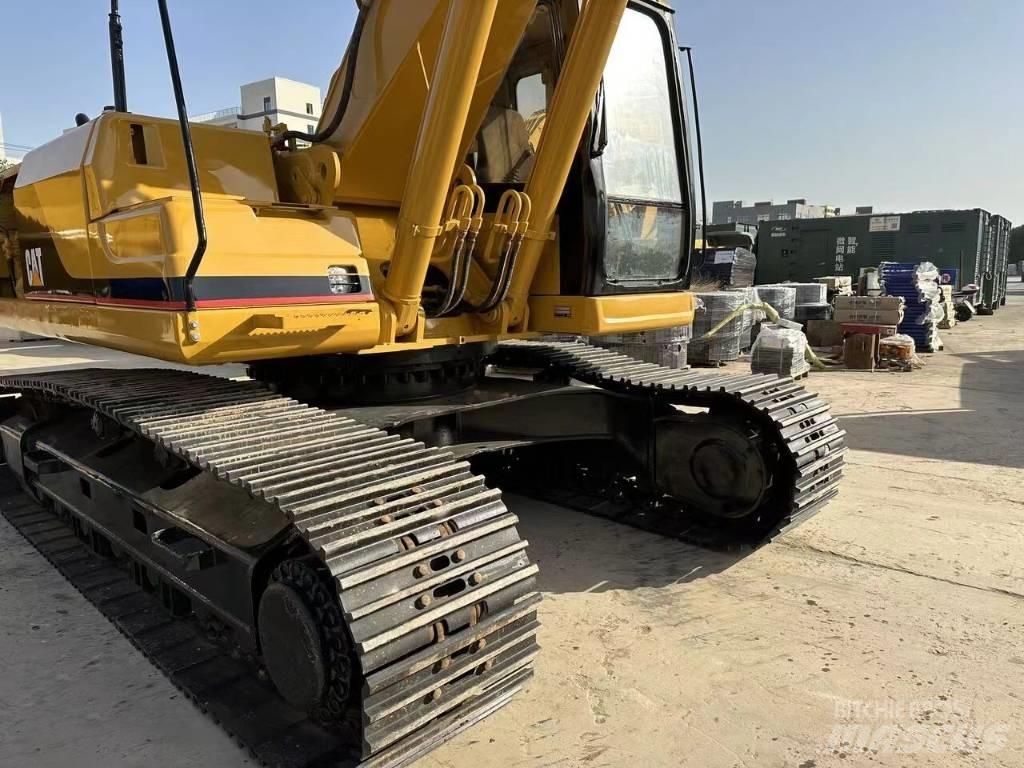 CAT 325 B L Kāpurķēžu ekskavatori