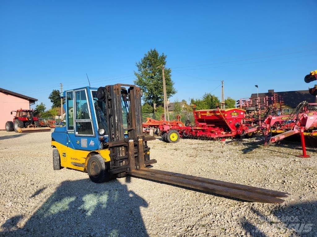 Dantruck 8450 Tehnika ar dīzeļa dzinēju