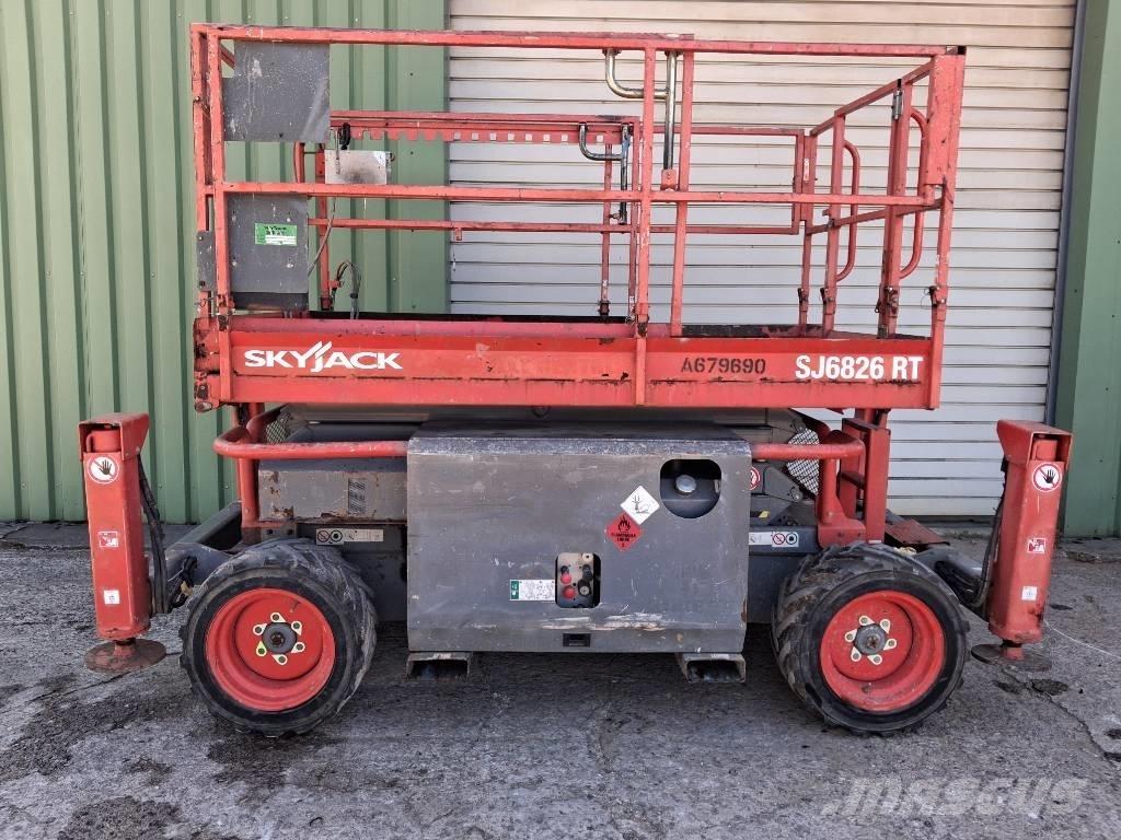 SkyJack SJ 6826 RT Šķerveida pacēlāji