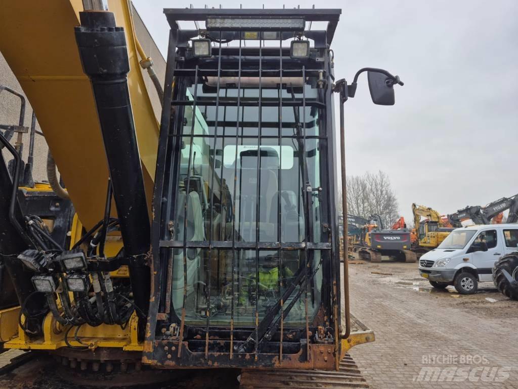CAT 329E Kāpurķēžu ekskavatori