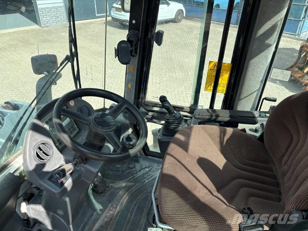 Liebherr L 538 Iekrāvēji uz riteņiem
