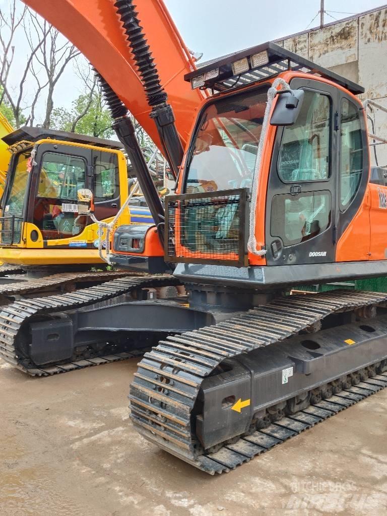 Doosan DX300 Kāpurķēžu ekskavatori