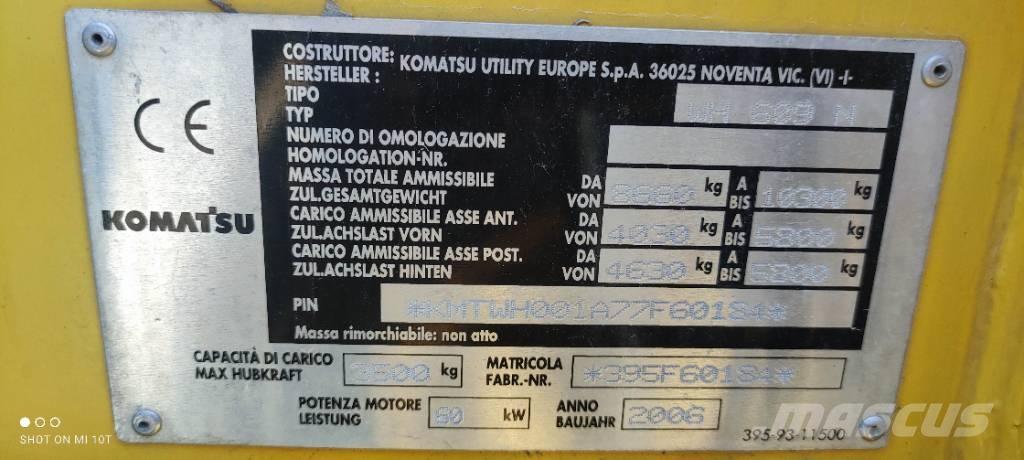 Komatsu WH 609 Teleskopiskie manipulatori