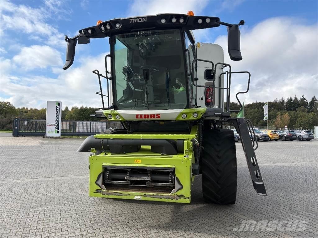 CLAAS TRION 520 Ražas novākšanas kombaini