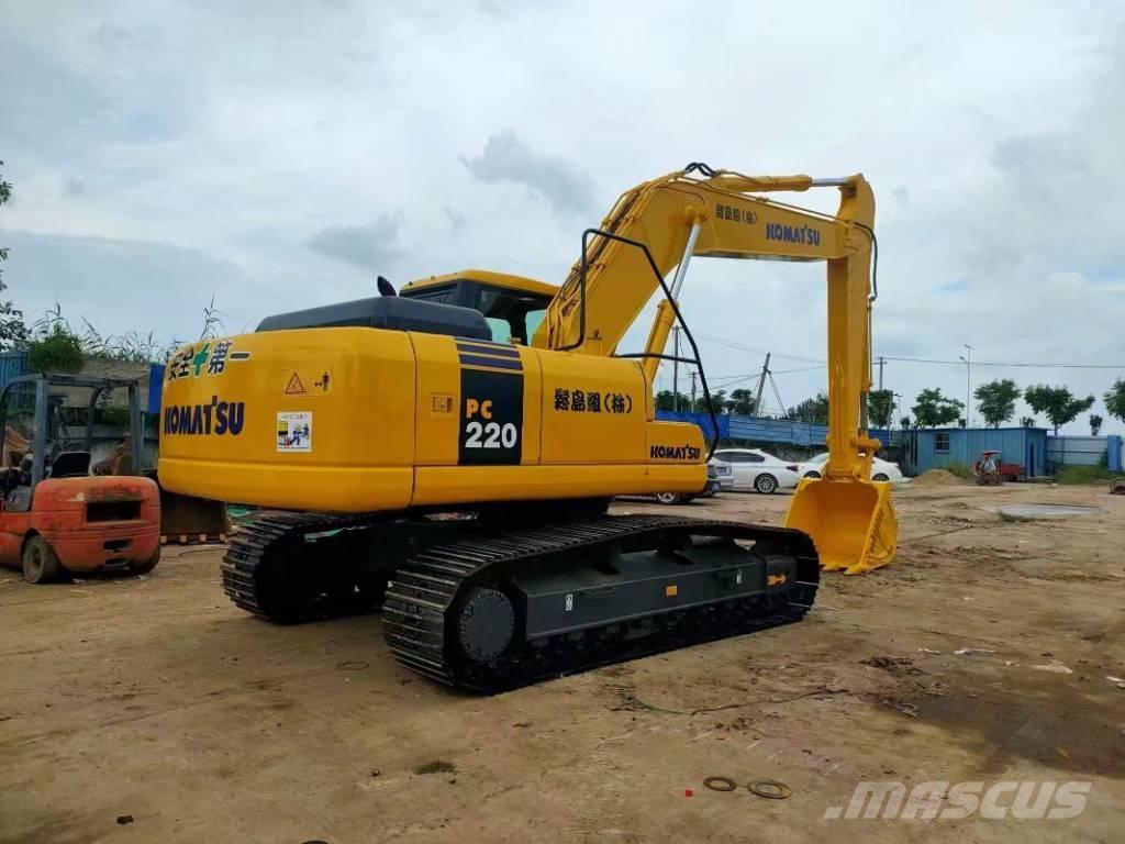Komatsu PC 220 Kāpurķēžu ekskavatori