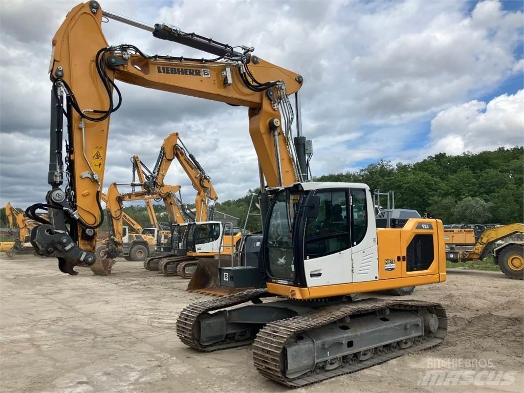 Liebherr R924 Kāpurķēžu ekskavatori