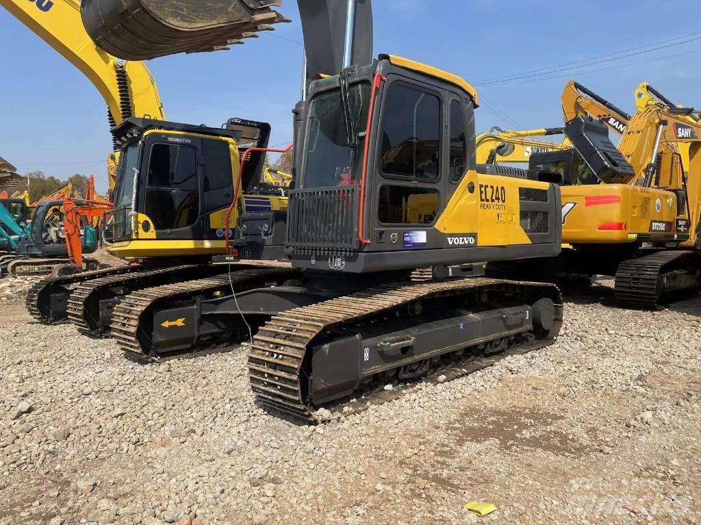 Volvo ec240 Ekskavatori tālās sniedzamības darbiem
