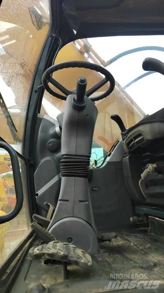 Hyundai 210W-9 Ekskavatori uz riteņiem
