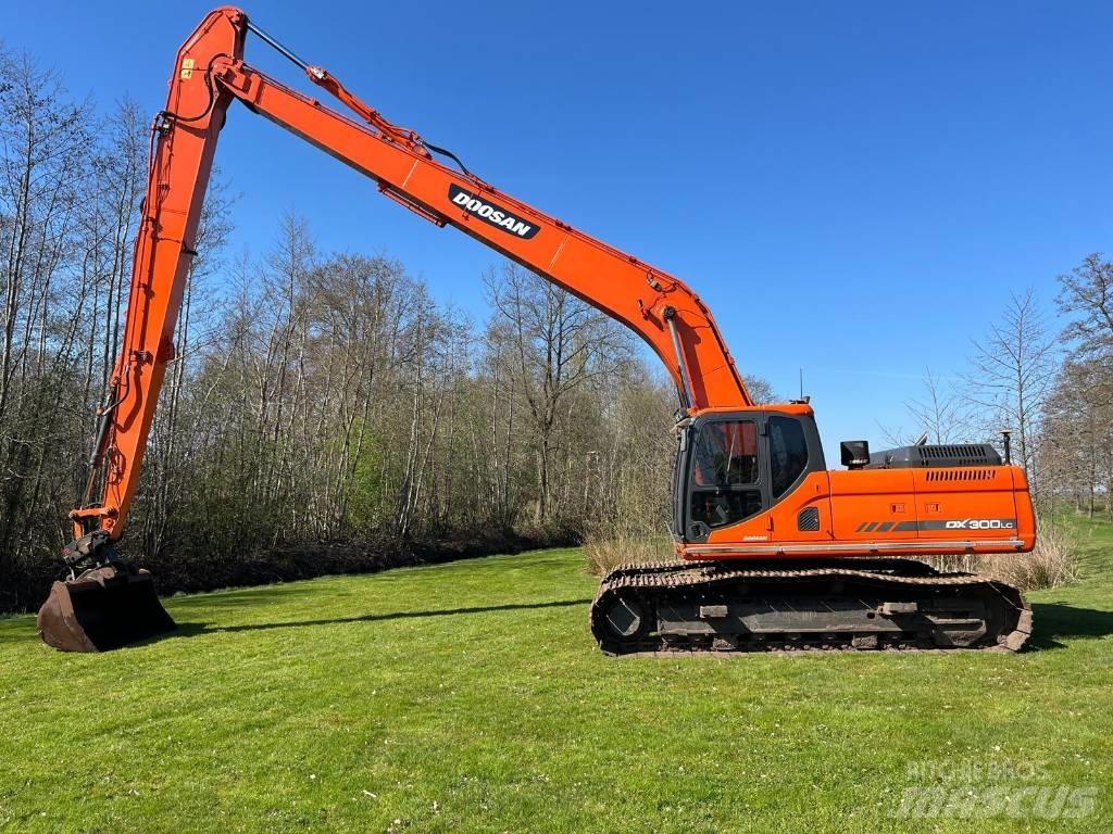 Doosan DX 300 Kāpurķēžu ekskavatori