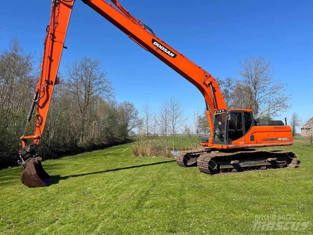 Doosan DX 300 Kāpurķēžu ekskavatori