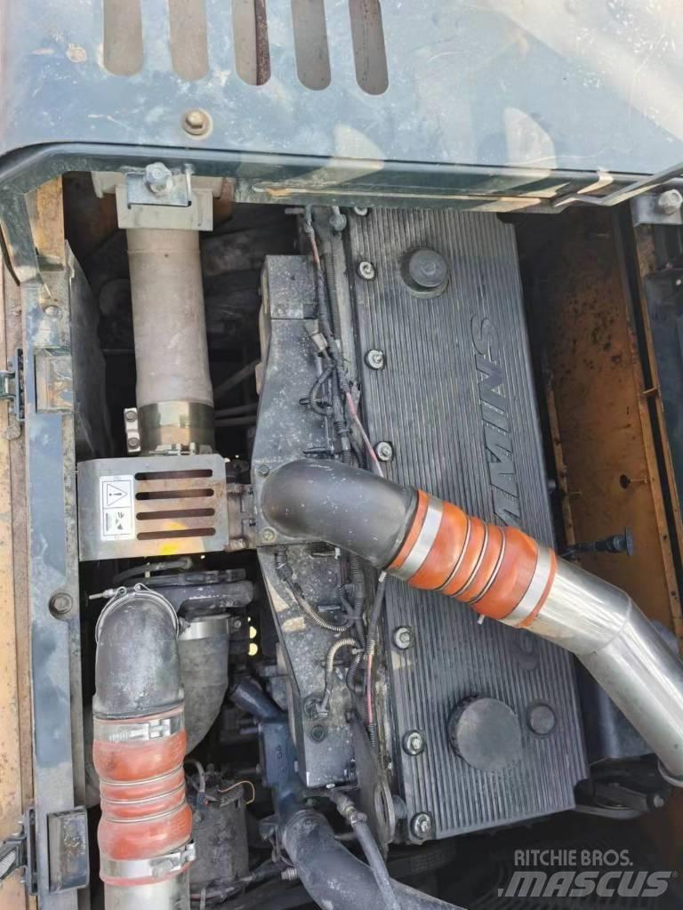 Hyundai R485LVS Kāpurķēžu ekskavatori