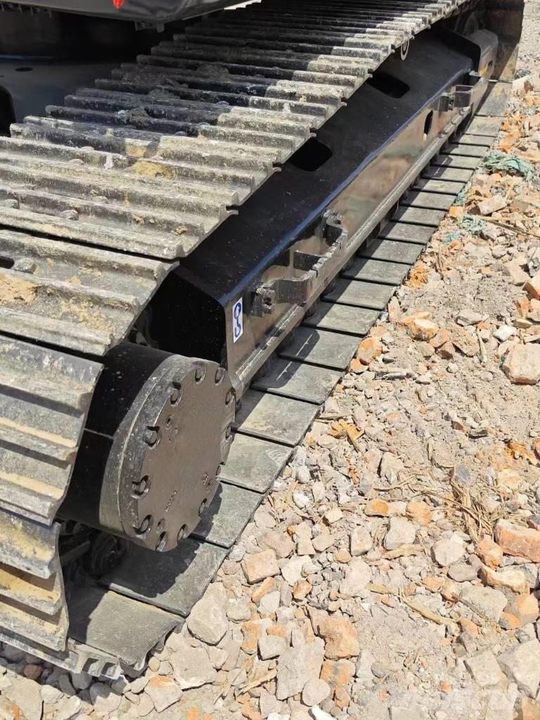 Hitachi ZX200 Kāpurķēžu ekskavatori