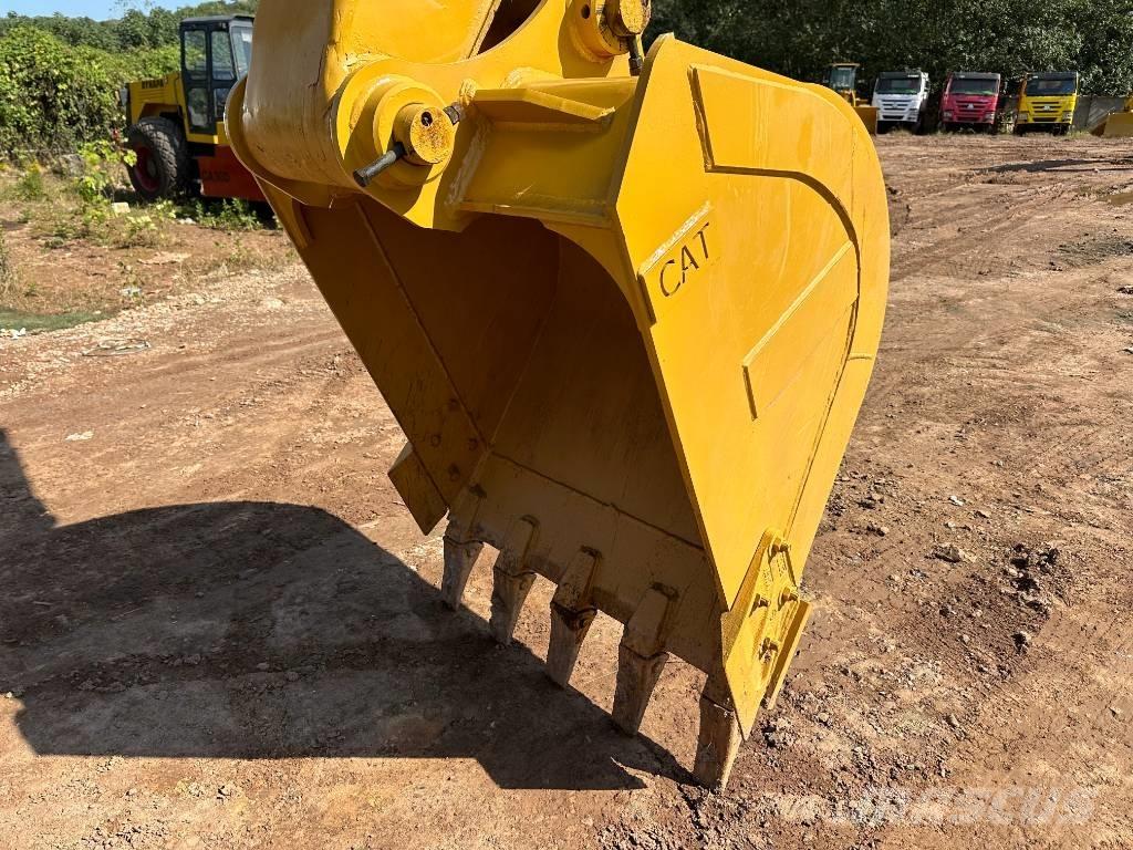 CAT 320CL Kāpurķēžu ekskavatori