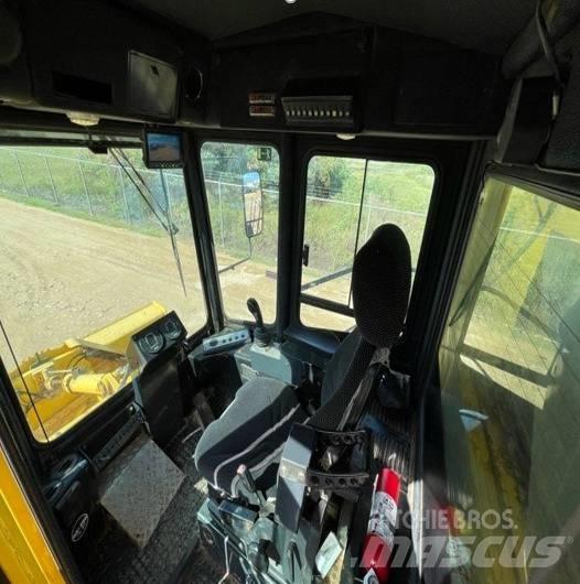Bomag BC772EB-2 Vienvalča grunts veltņi