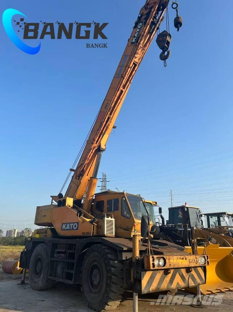 Kato KR 25 H Celtņi nelīdzenām virsmām