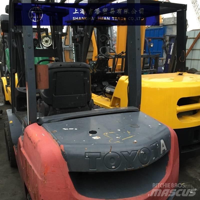 Toyota 8F Tehnika ar dīzeļa dzinēju