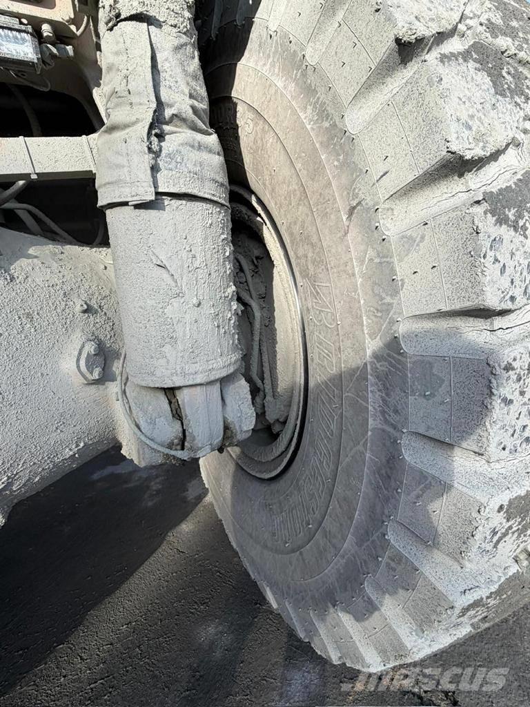 CAT 775 F Karjeras kravas automašīnas