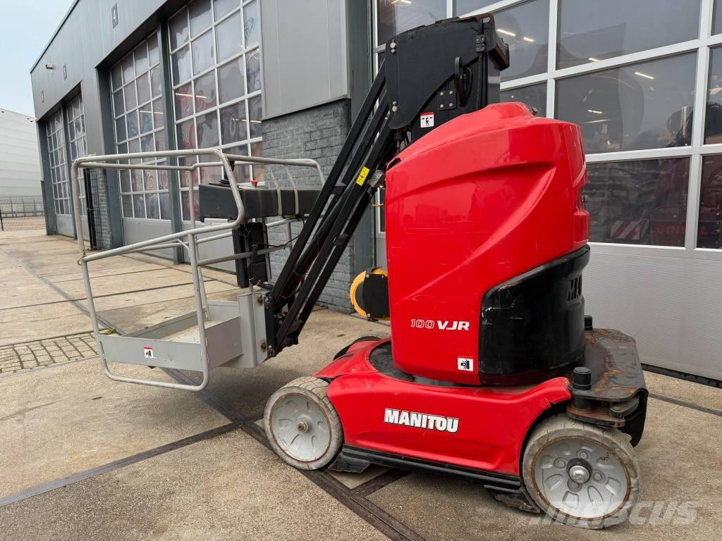 Manitou 100 VJR Vertikālie pacēlāji