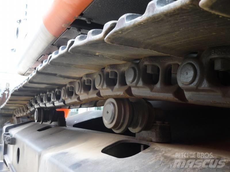Hitachi EX 300-5 Kāpurķēžu ekskavatori