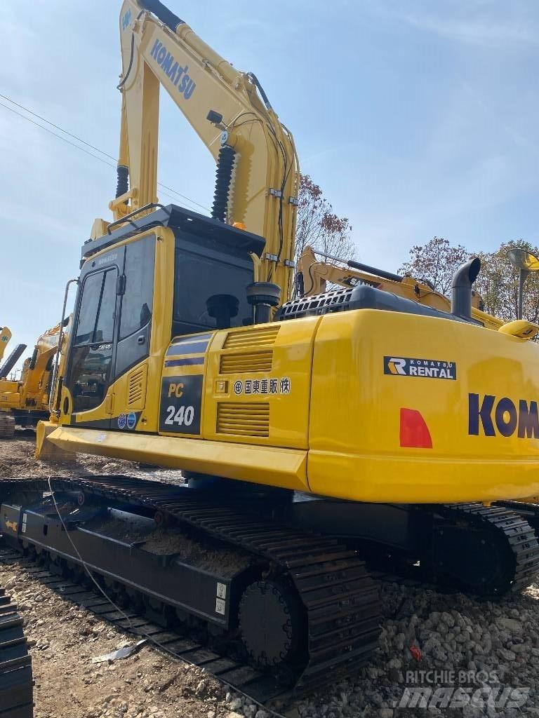 Komatsu 240LC-8 Kāpurķēžu ekskavatori