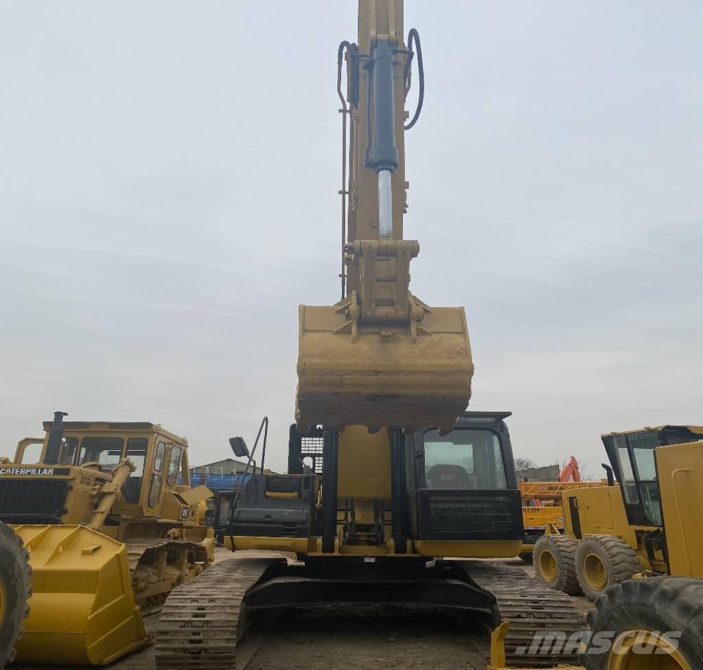 CAT 330 D L Kāpurķēžu ekskavatori