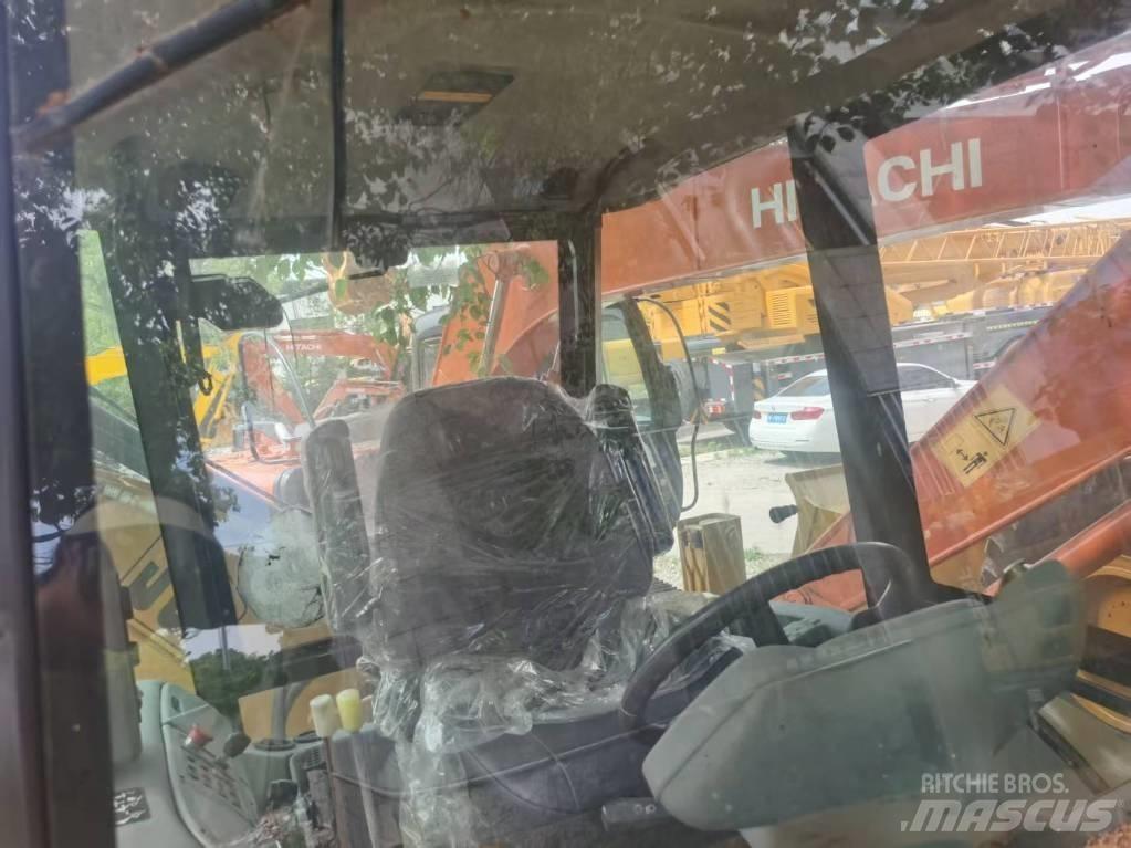 JCB 4 CX Ekskavatori-iekrāvēji