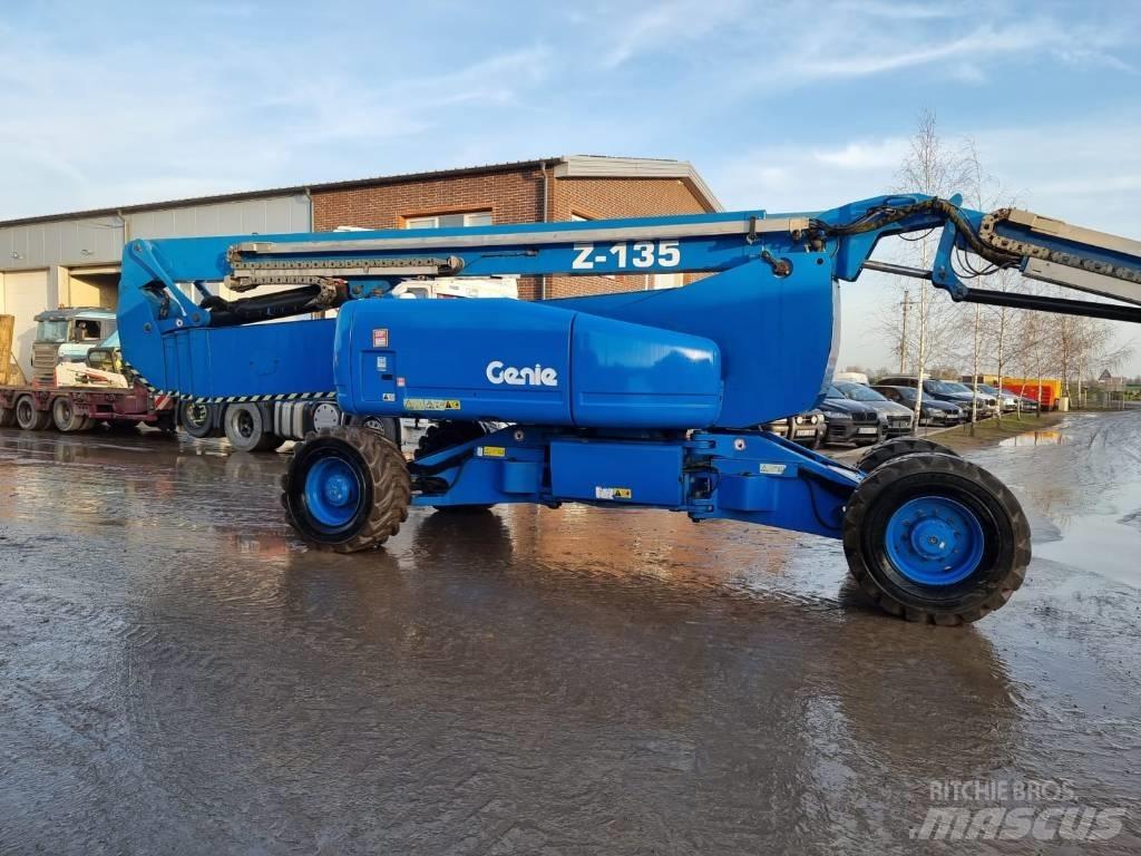Genie Z 135 4x4 Strēles pacēlāji
